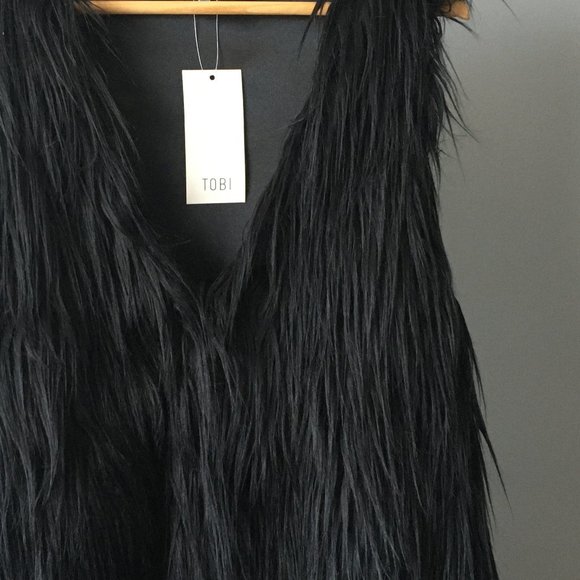 Brand New Tobi Black Faux Fur Vest (With Tags) - Picture 6 of 6